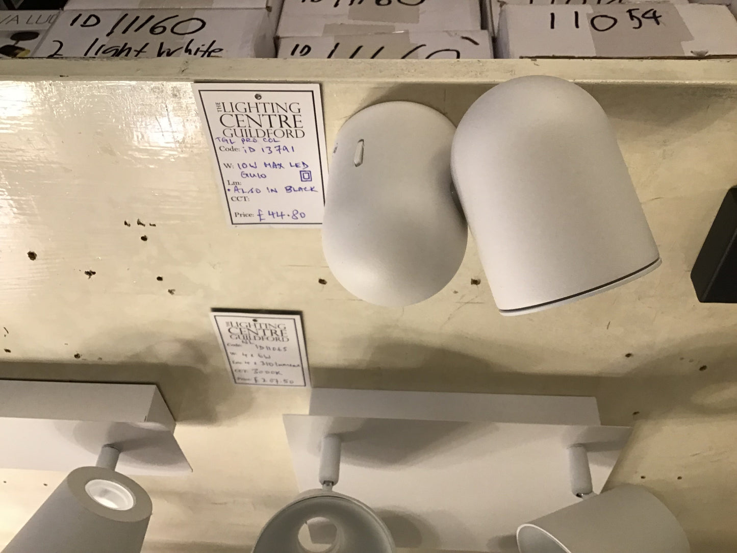 White Rounded Cylinder Wall or Ceiling GU10 Spotlight with switch - ID 13791