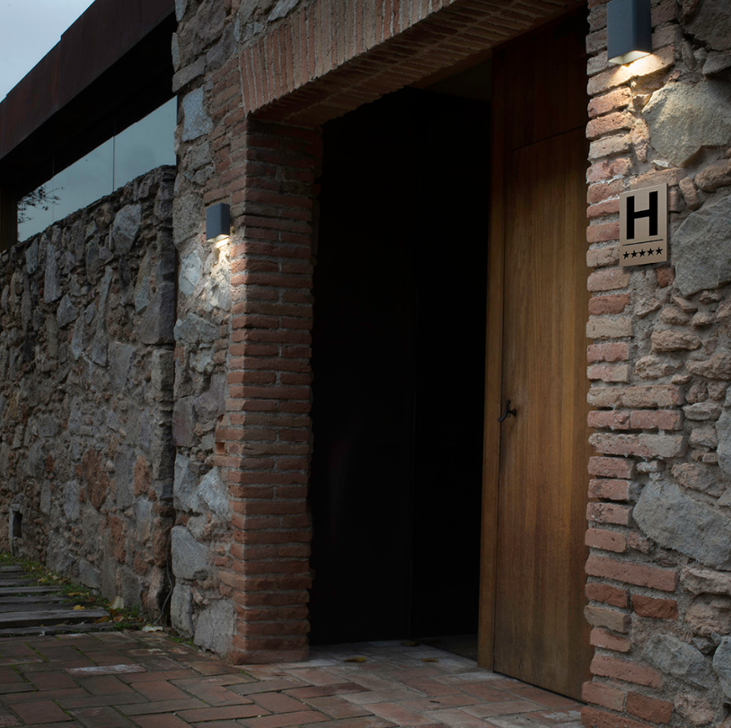 CLO Down Outdoor Wall Light - ID 10479