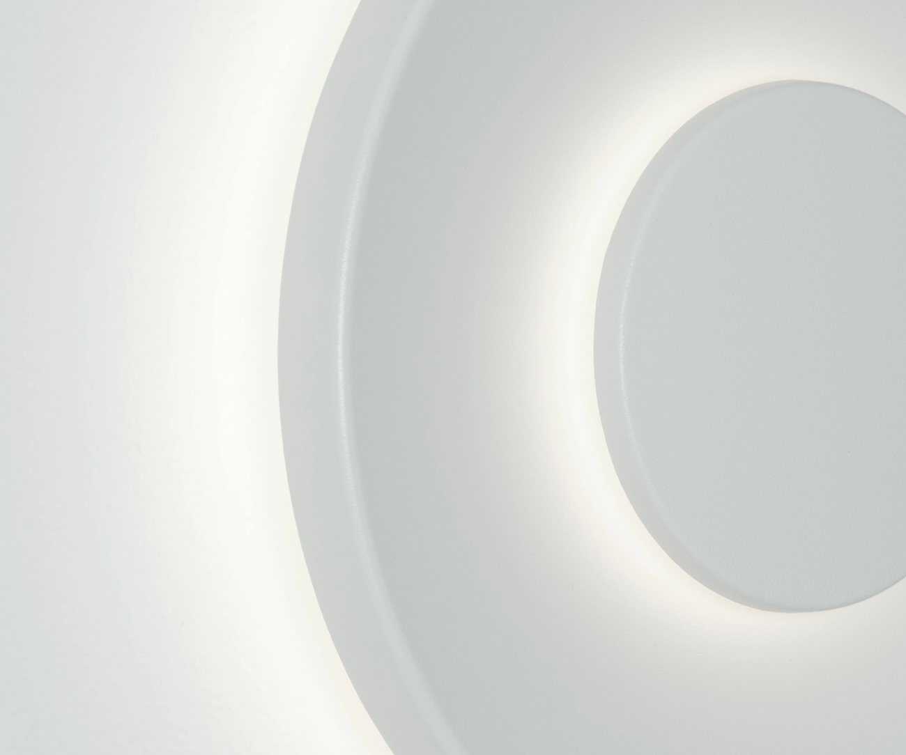 Satel Decorative White Exterior Coastal Wall Light - ID 14777