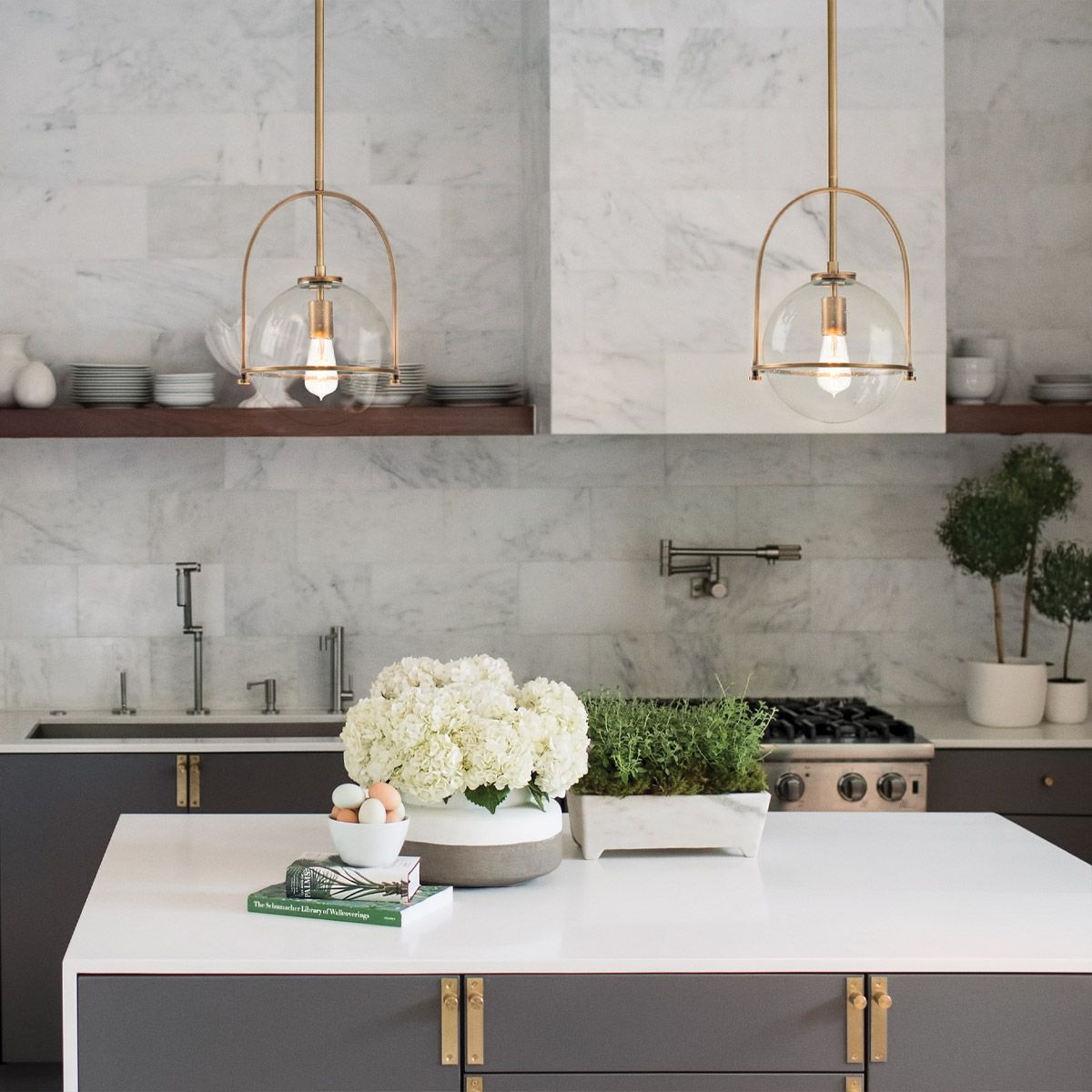 SOM 1 Light Pendant in Brass with Clear Seeded Glass - ID 13658
